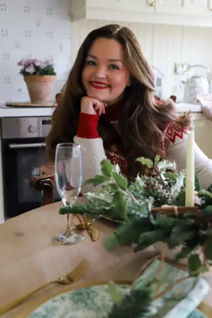 Woman leaning on counter