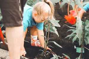8 Benefits of Gardening for Kids